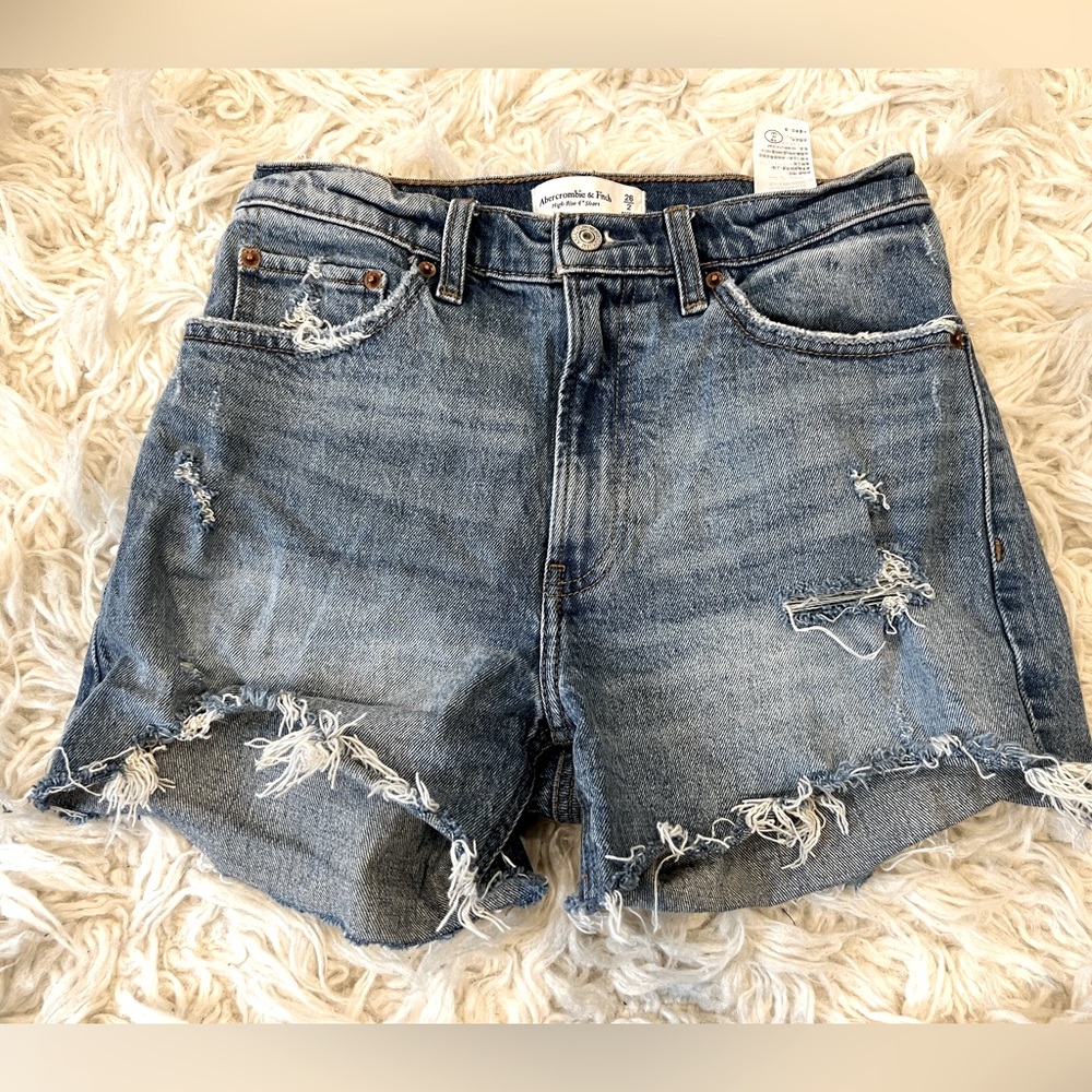 abercrombie high rise 4” short